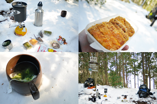 雪山でお弁当とお菓子とお茶